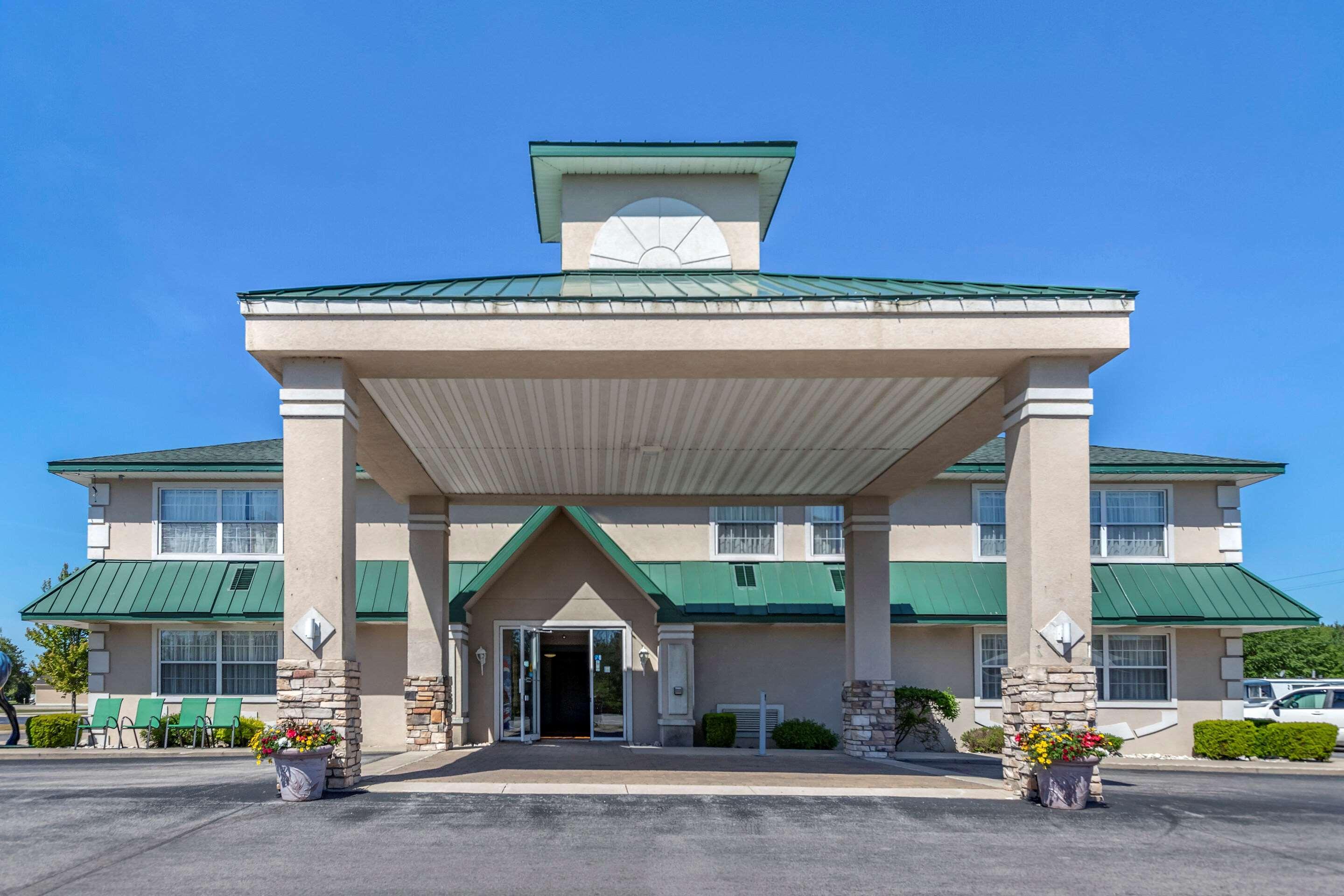 Quality Inn & Suites Manistique Exterior foto