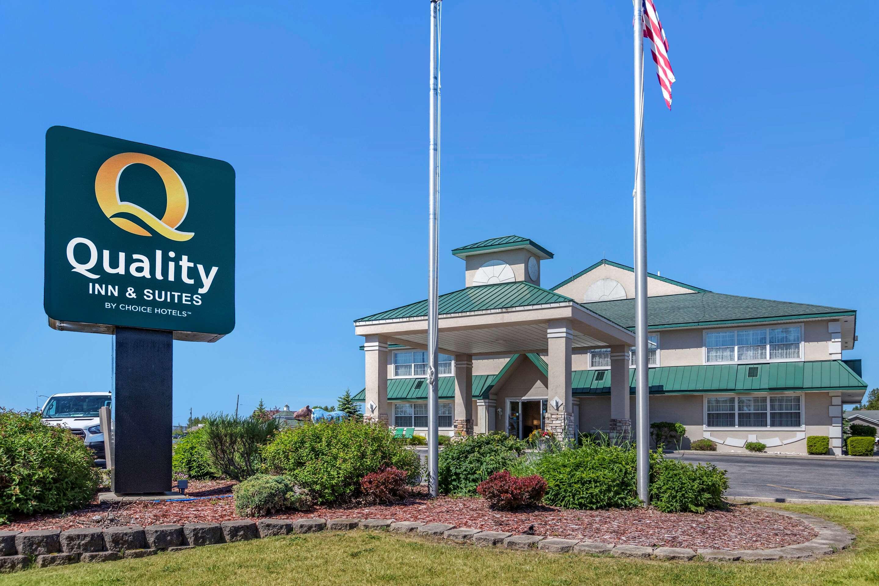 Quality Inn & Suites Manistique Exterior foto